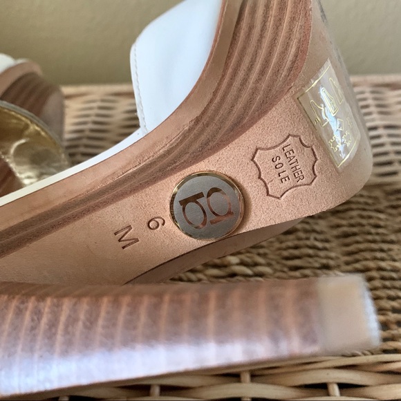 BEBE High platform heels open toe Gold Buckle - Picture 7 of 8